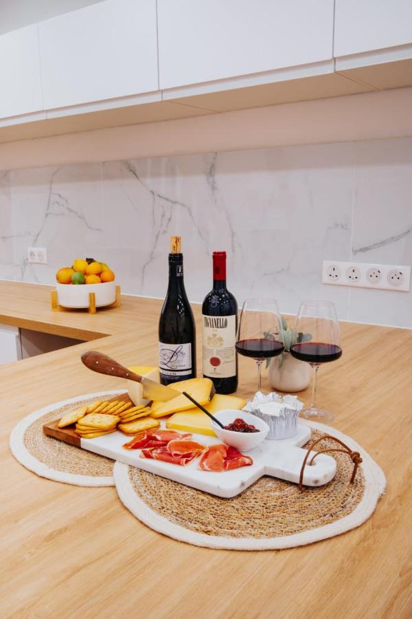 Perfect Family-Oriented And Renovated Townhouse In The Old Antibes Lejlighed Eksteriør billede